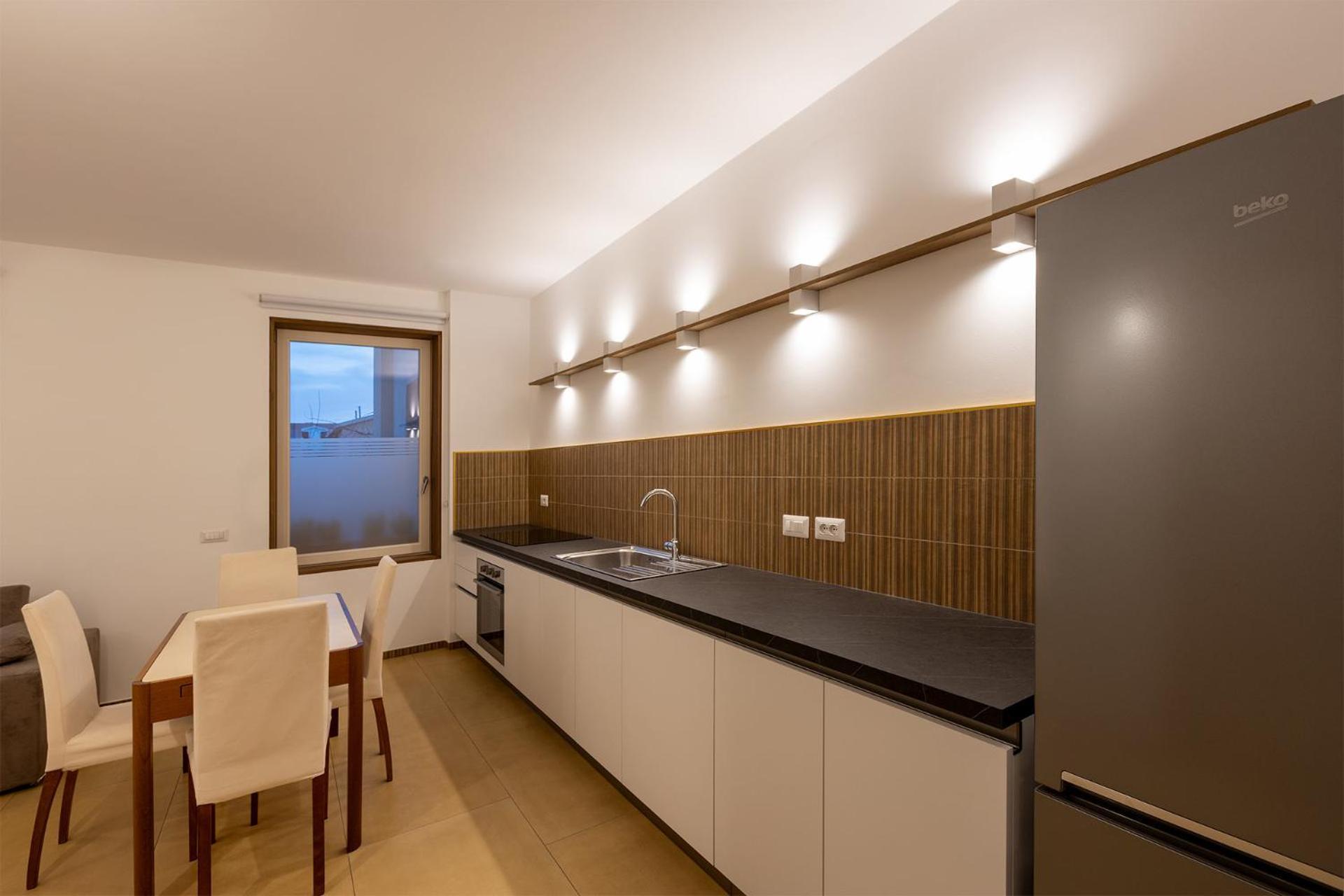 Newly Renovated 13a Apartment
